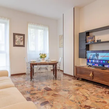 Madamarte - 301 Autodromo F1 Centro Apartman *
